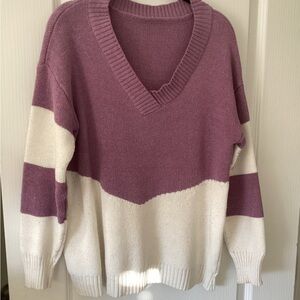 Chic V-Neck Sweater - Purple and Cream